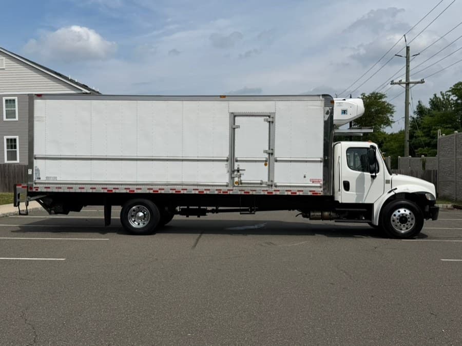 2020 Freightliner M2 106