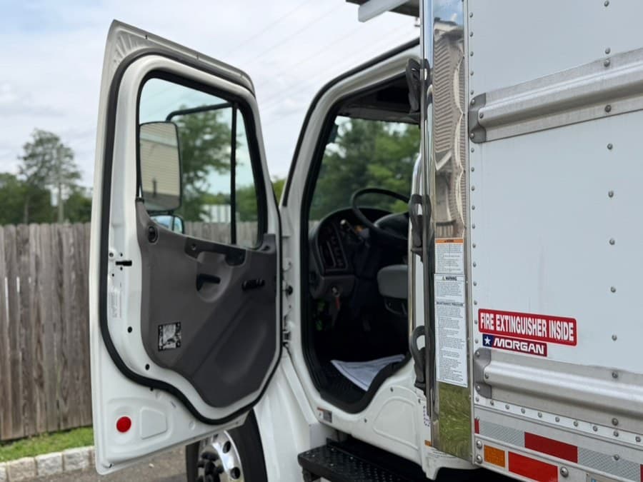2020 Freightliner M2 106