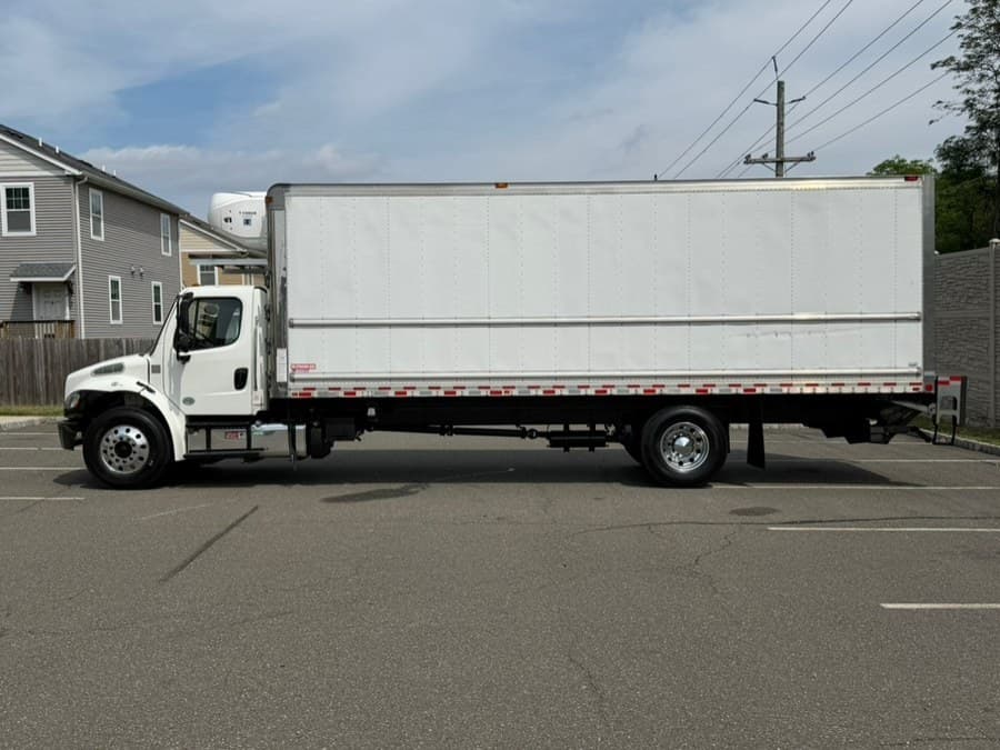 2020 Freightliner M2 106