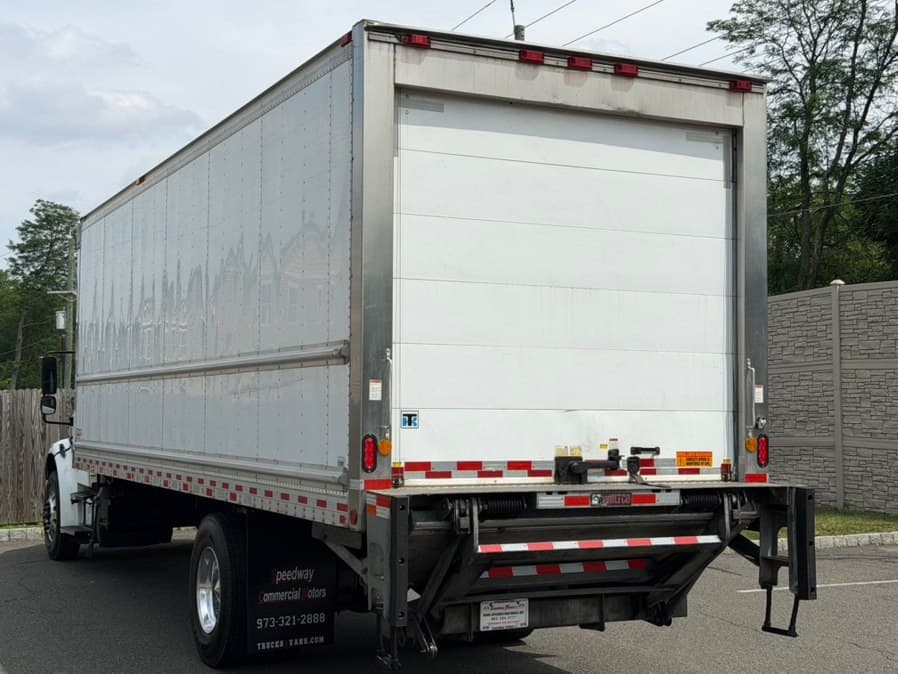 2020 Freightliner M2 106