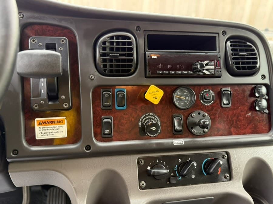 2020 Freightliner M2 106