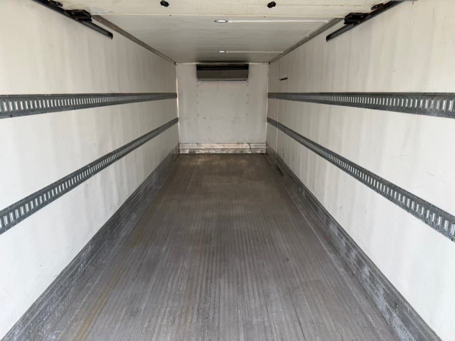 2020 Freightliner M2 106