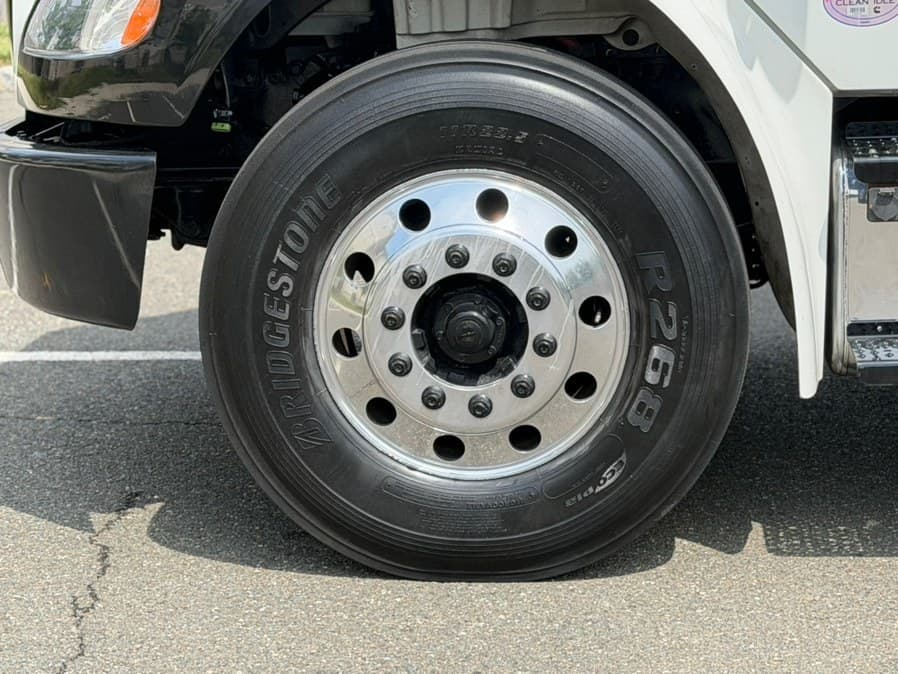 2020 Freightliner M2 106
