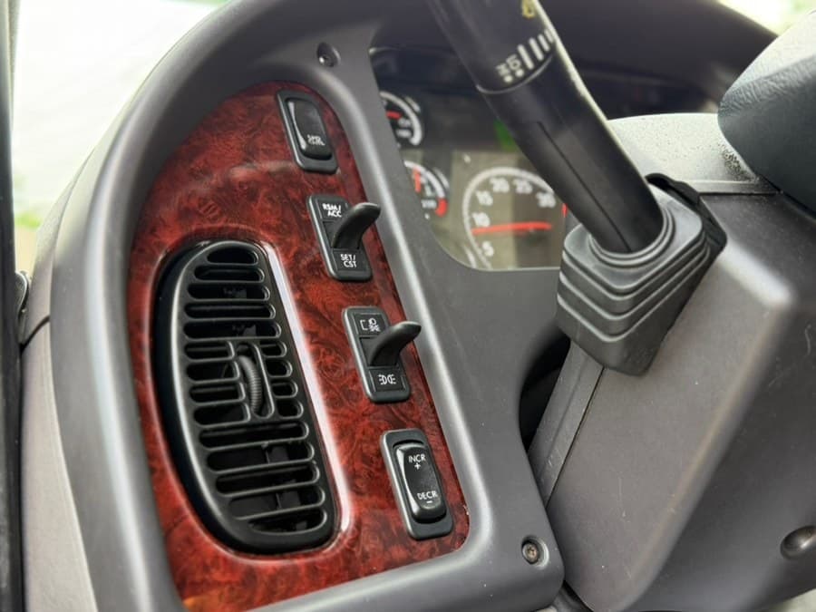 2020 Freightliner M2 106