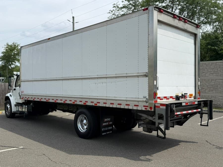 2020 Freightliner M2 106
