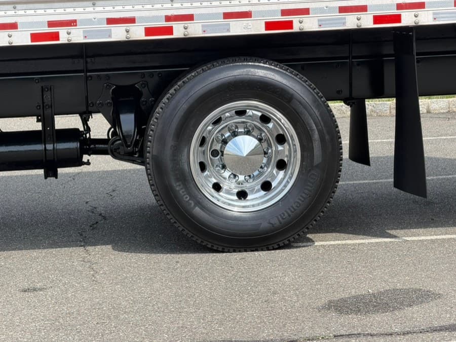2020 Freightliner M2 106