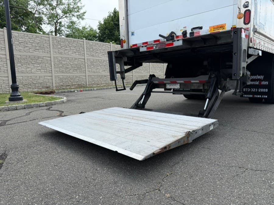 2020 Freightliner M2 106