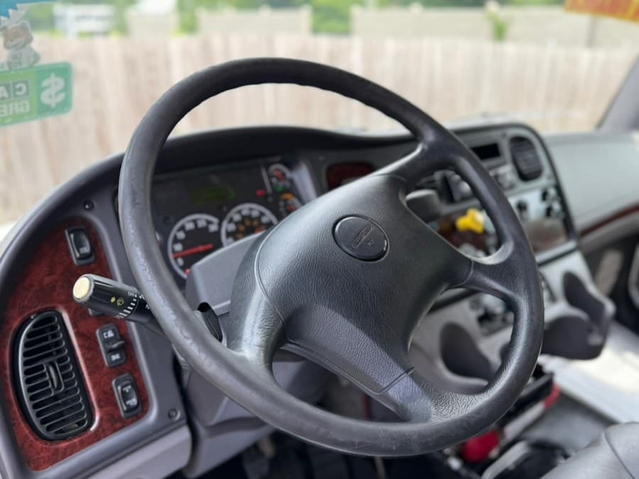 2020 Freightliner M2 106
