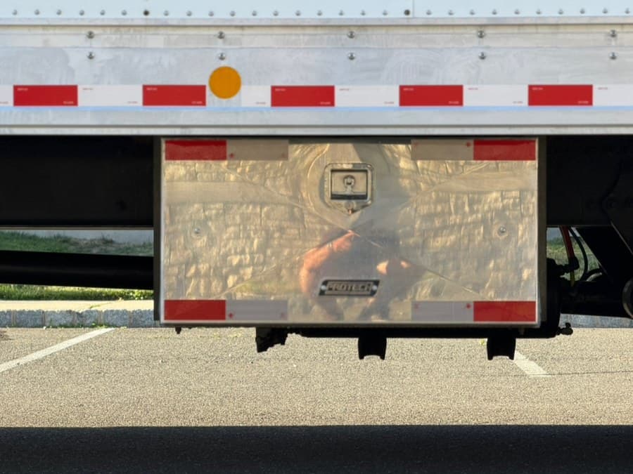 2022 Freightliner M2 106