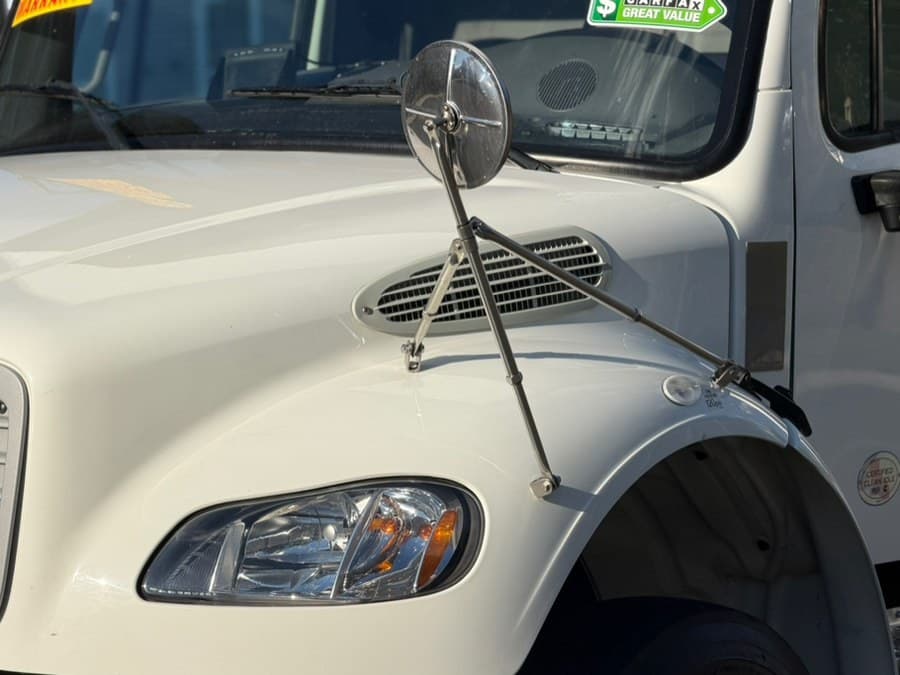 2022 Freightliner M2 106