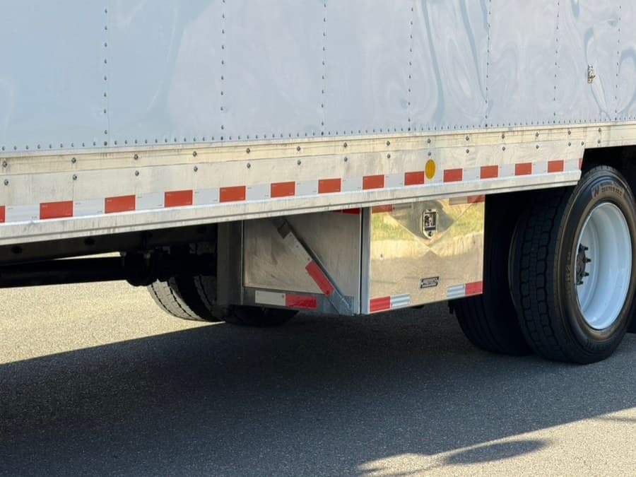 2022 Freightliner M2 106