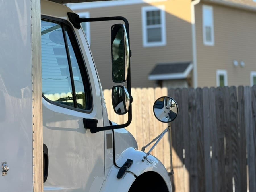 2022 Freightliner M2 106