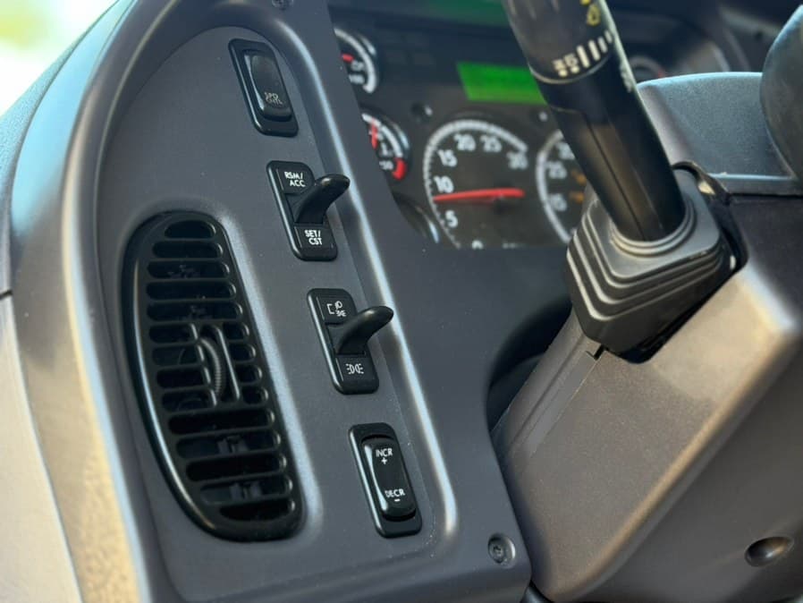 2022 Freightliner M2 106