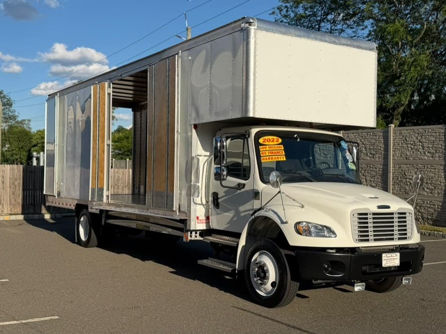 2022 Freightliner M2 106