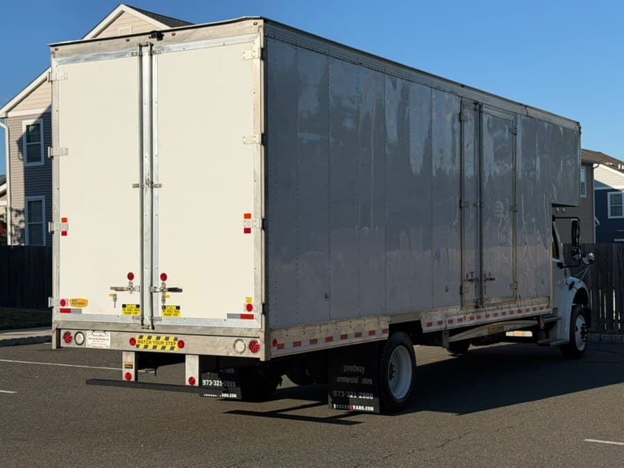2022 Freightliner M2 106