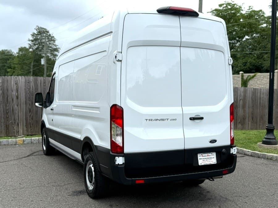 2023 Ford Transit Cargo Van