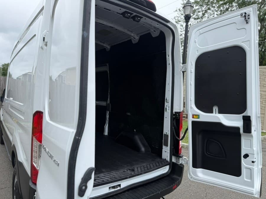 2023 Ford Transit Cargo Van