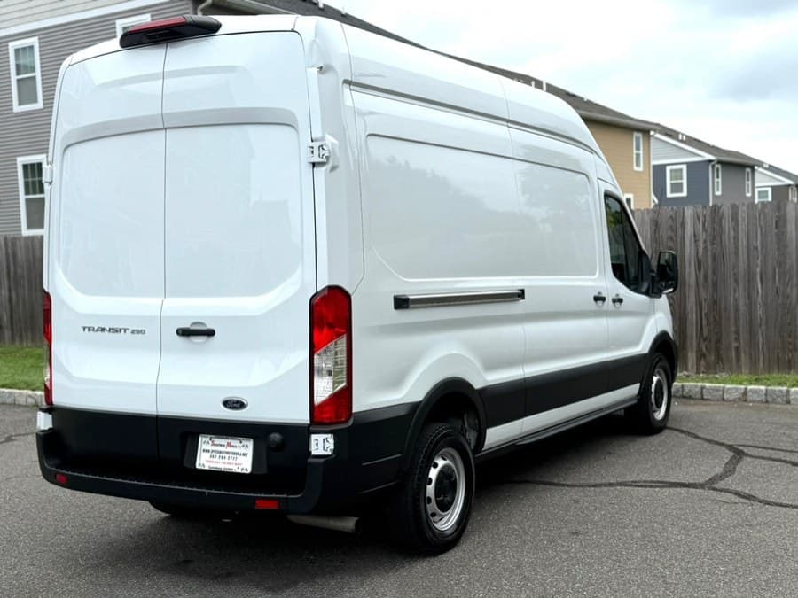 2023 Ford Transit Cargo Van