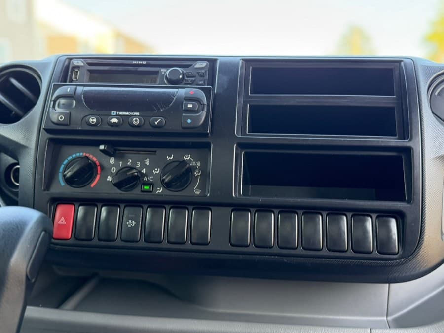 2020 Hino 195