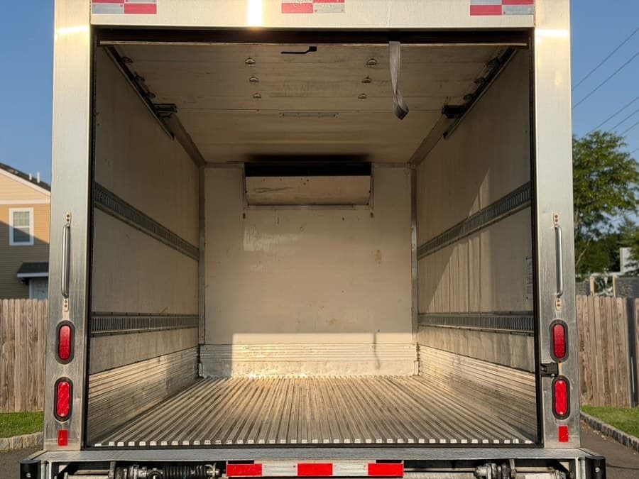 2020 Hino 195
