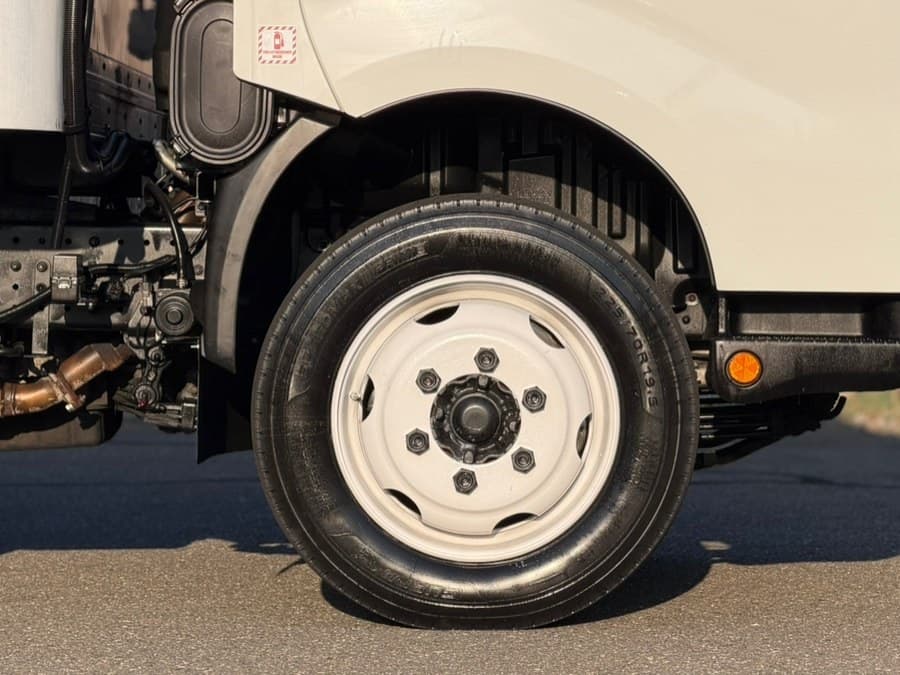 2020 Hino 195