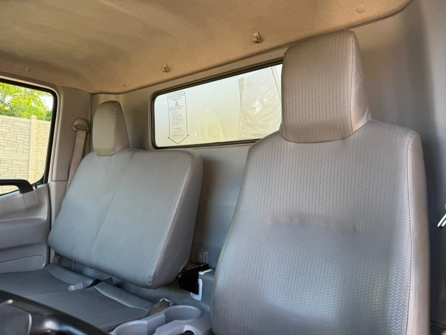 2020 Hino 195
