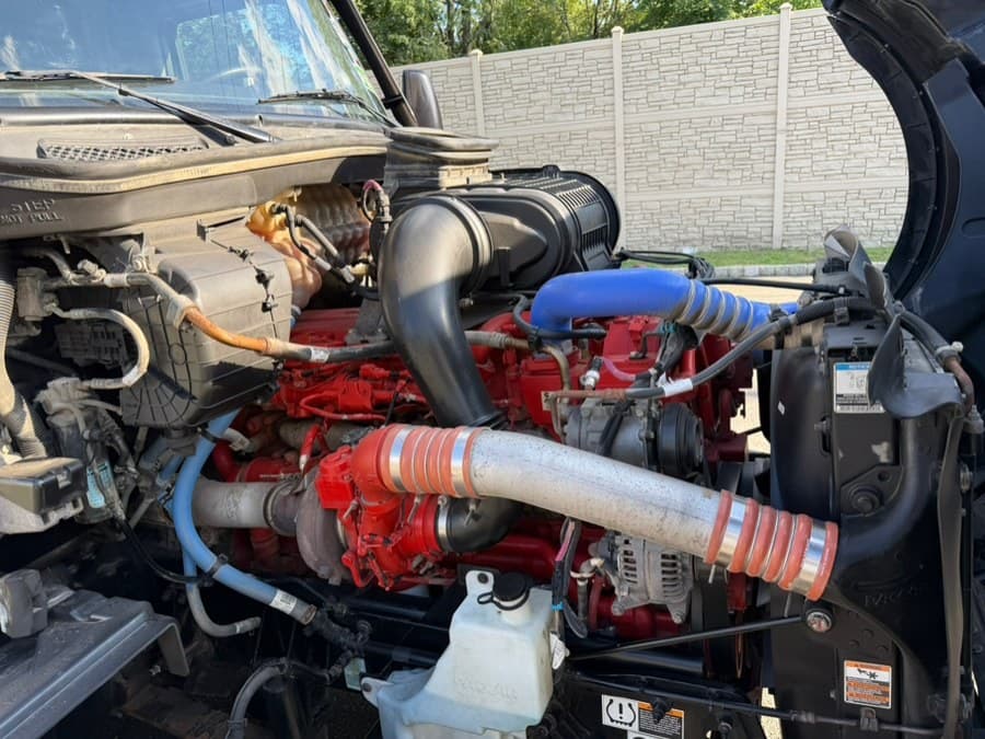 2023 Peterbilt 579