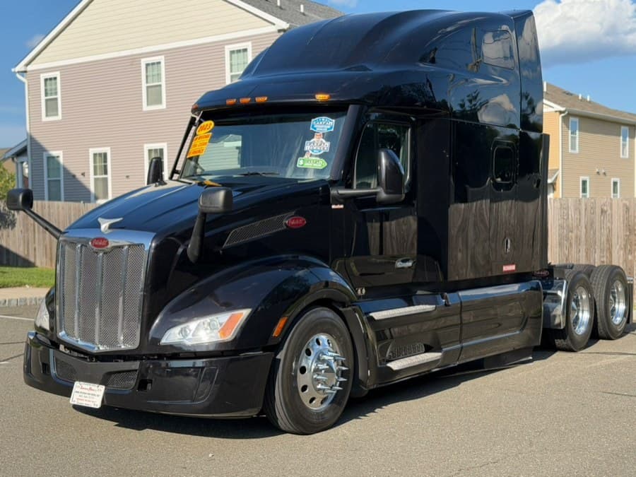 2023 Peterbilt 579