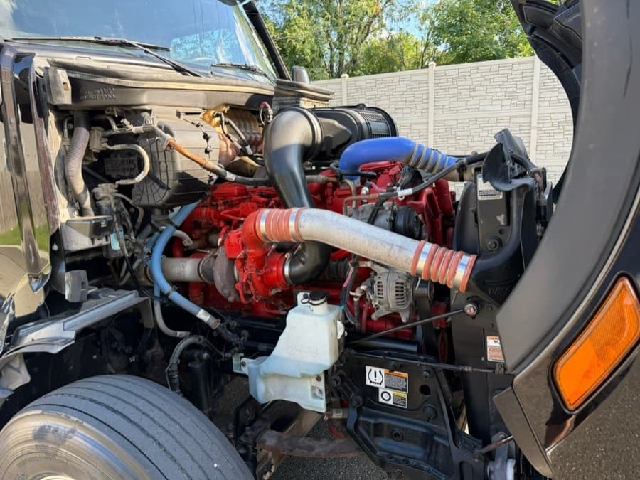 2023 Peterbilt 579
