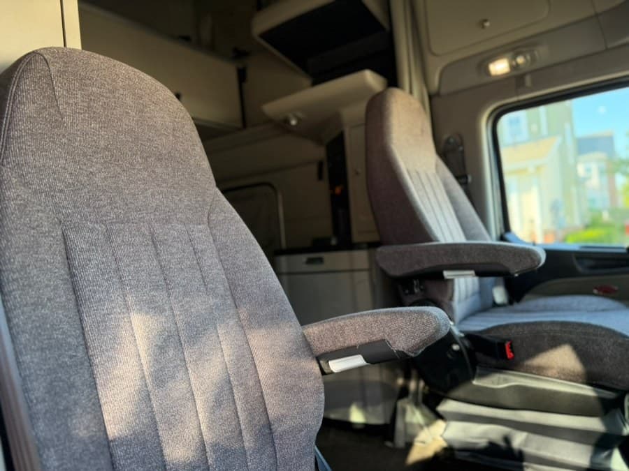 2023 Peterbilt 579