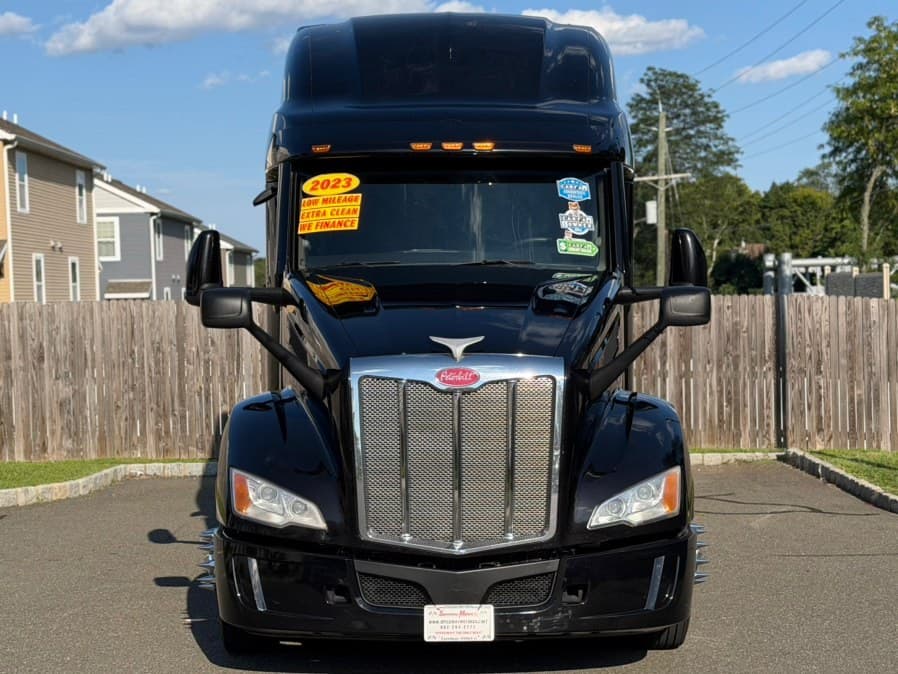 2023 Peterbilt 579