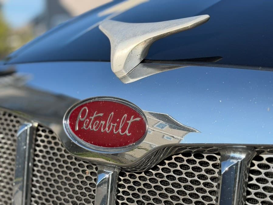 2023 Peterbilt 579
