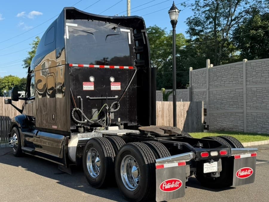 2023 Peterbilt 579