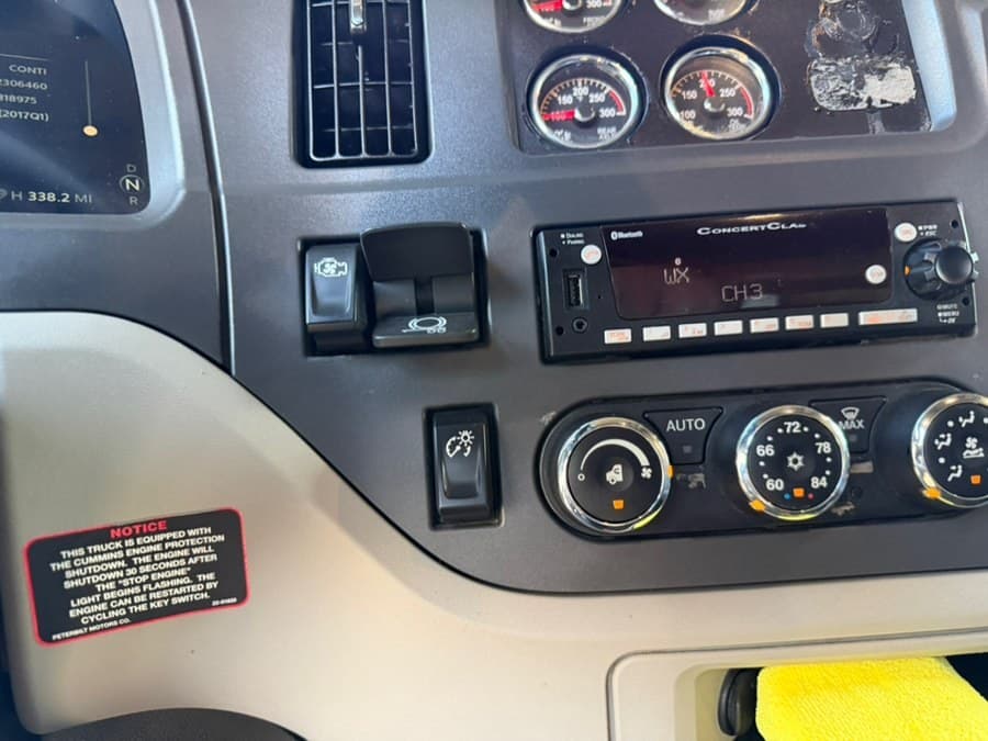 2023 Peterbilt 579