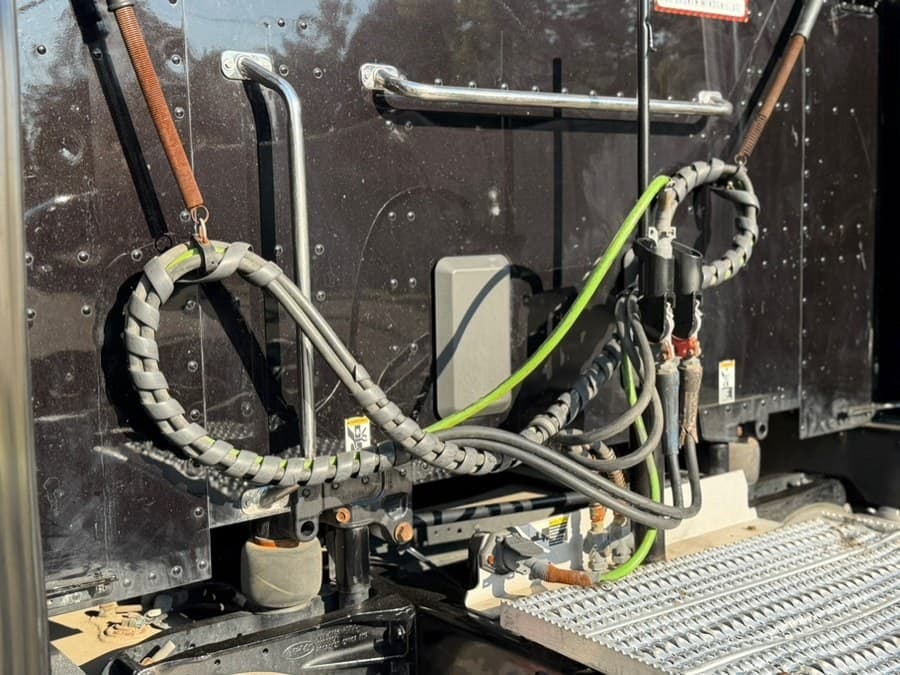 2023 Peterbilt 579