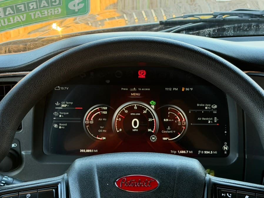 2023 Peterbilt 579