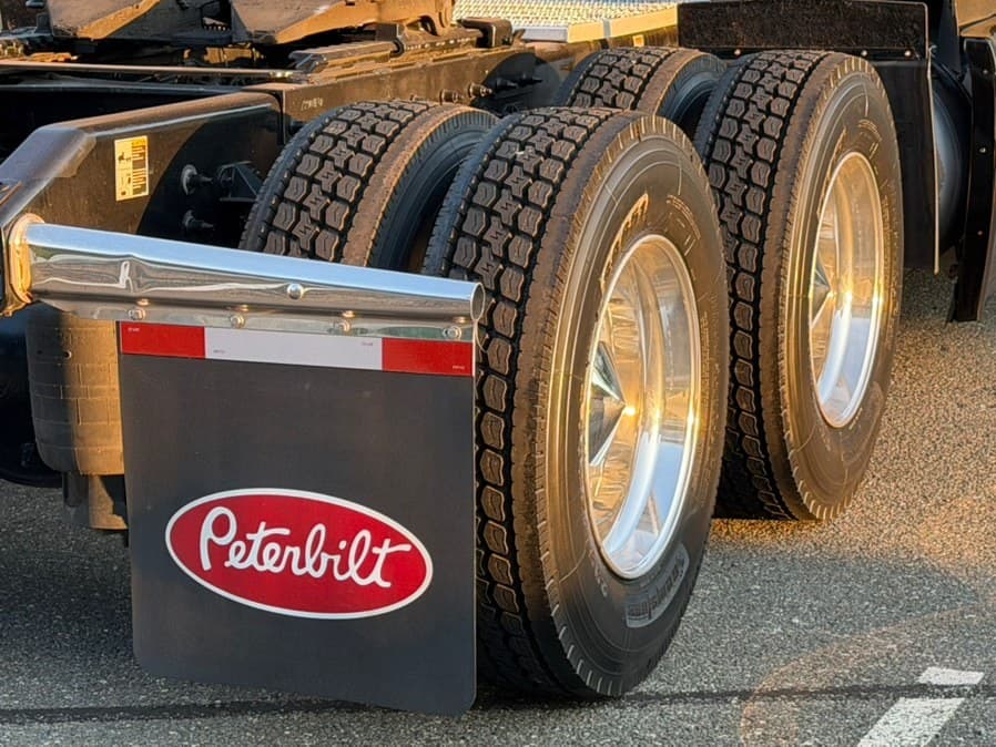 2023 Peterbilt 579