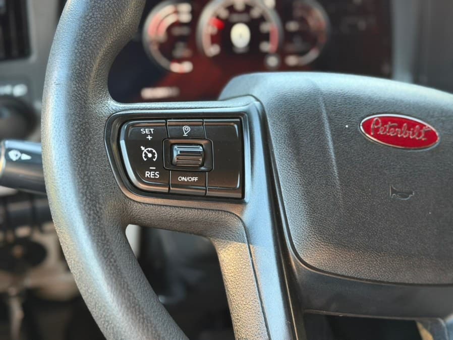 2023 Peterbilt 579