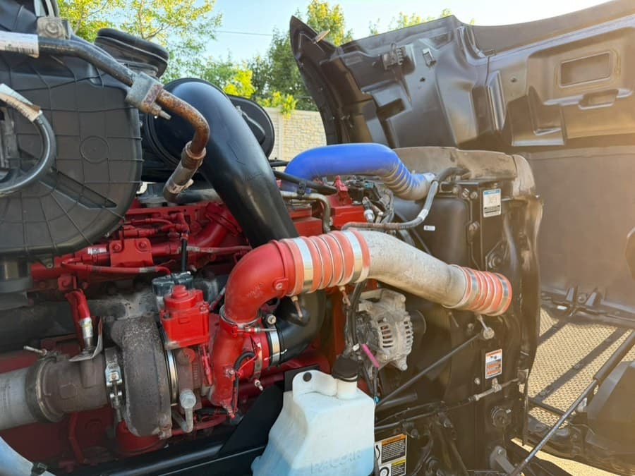 2023 Peterbilt 579