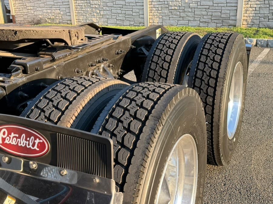 2023 Peterbilt 579