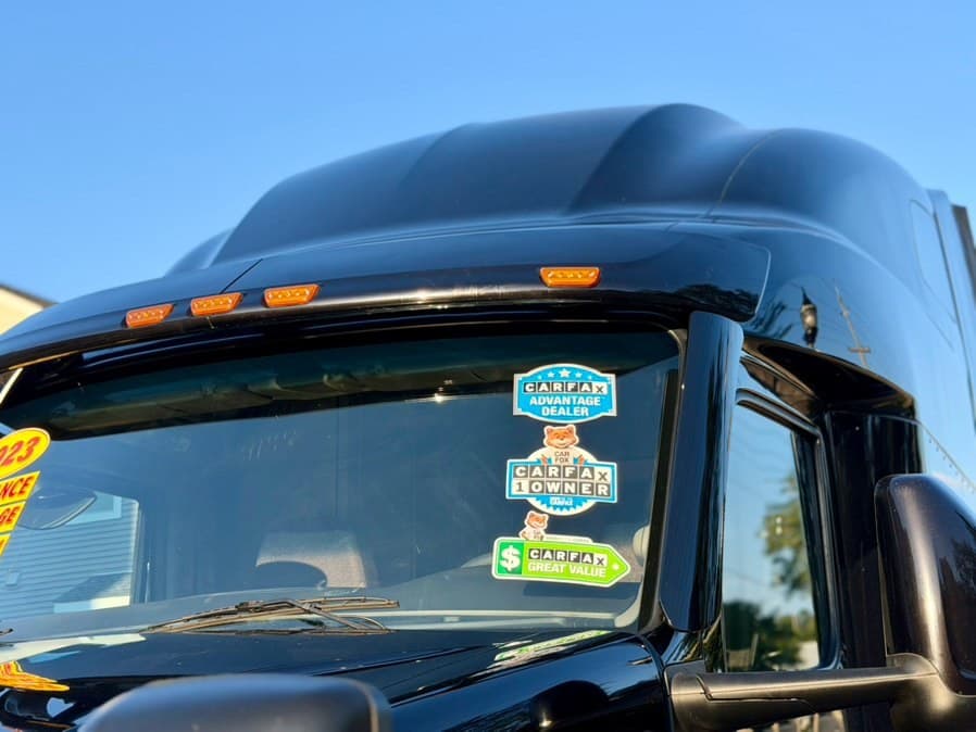 2023 Peterbilt 579