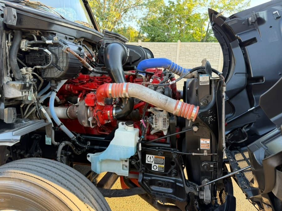 2023 Peterbilt 579