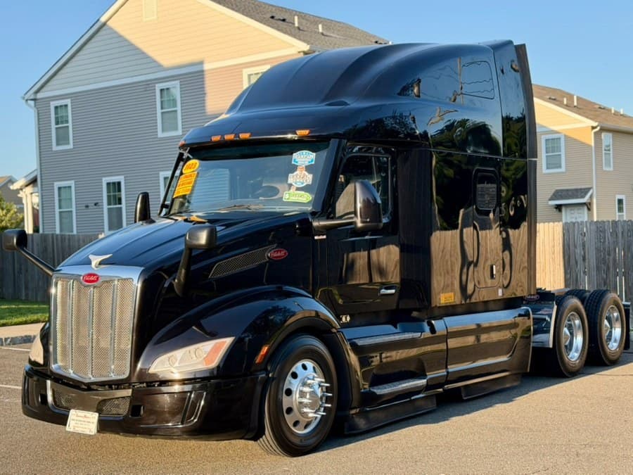 2023 Peterbilt 579