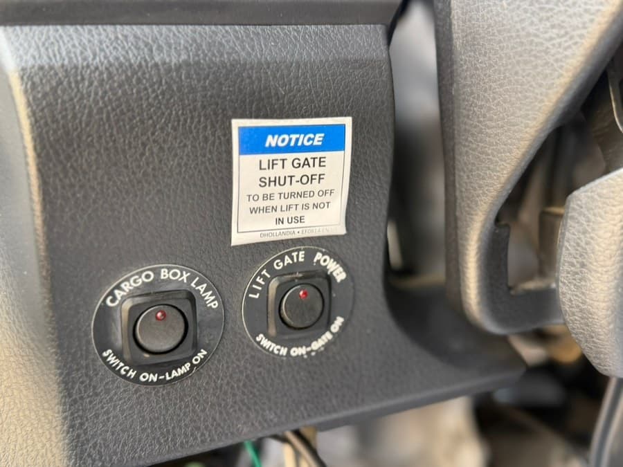 2023 HINO L6