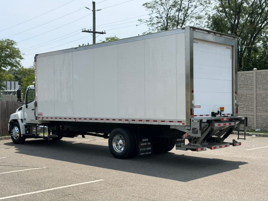 2023 HINO L6