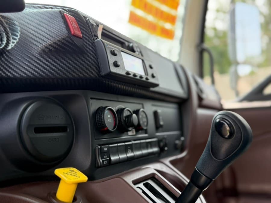 2023 HINO L6