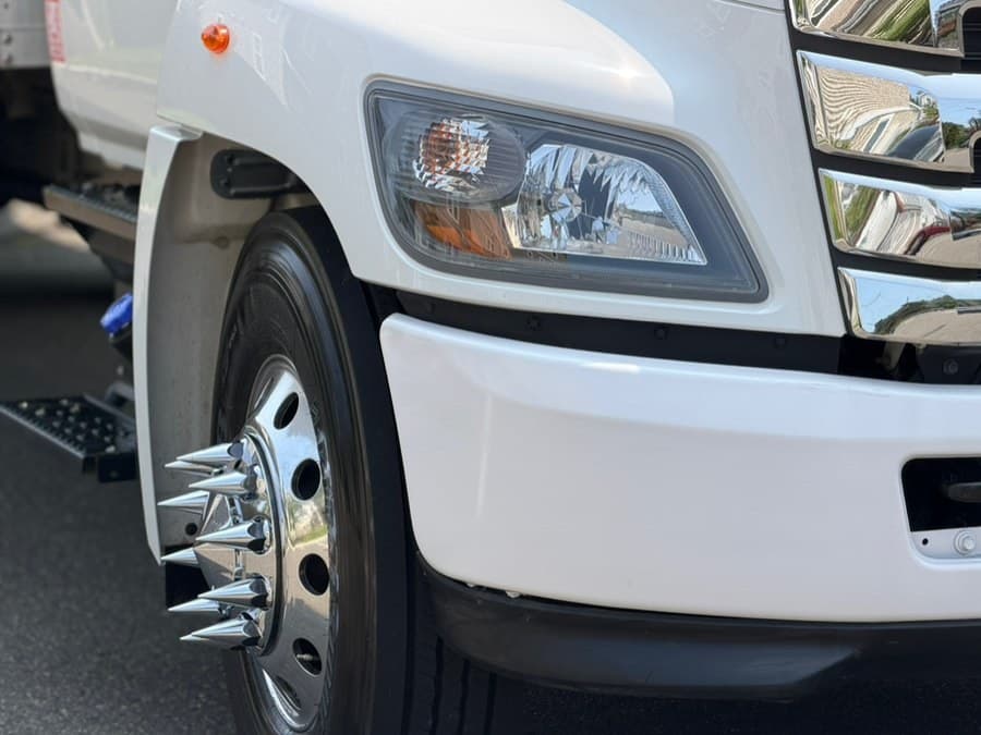 2023 HINO L6