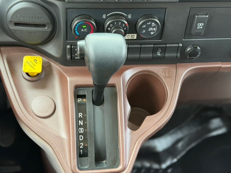 2023 HINO L6