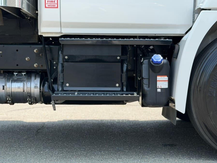 2023 HINO L6
