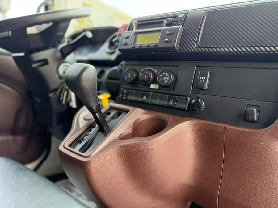 2023 HINO L6
